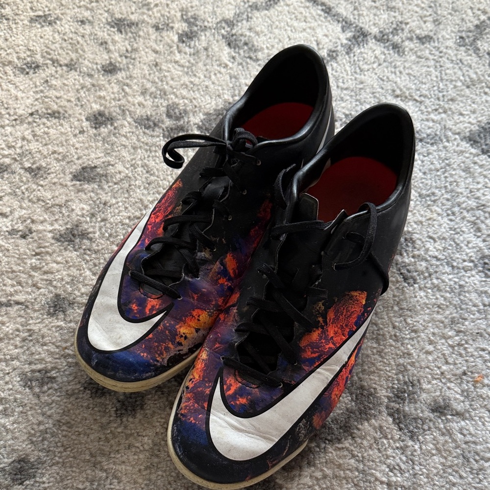 Nike Mercurial CR7 indoor soccer shoes